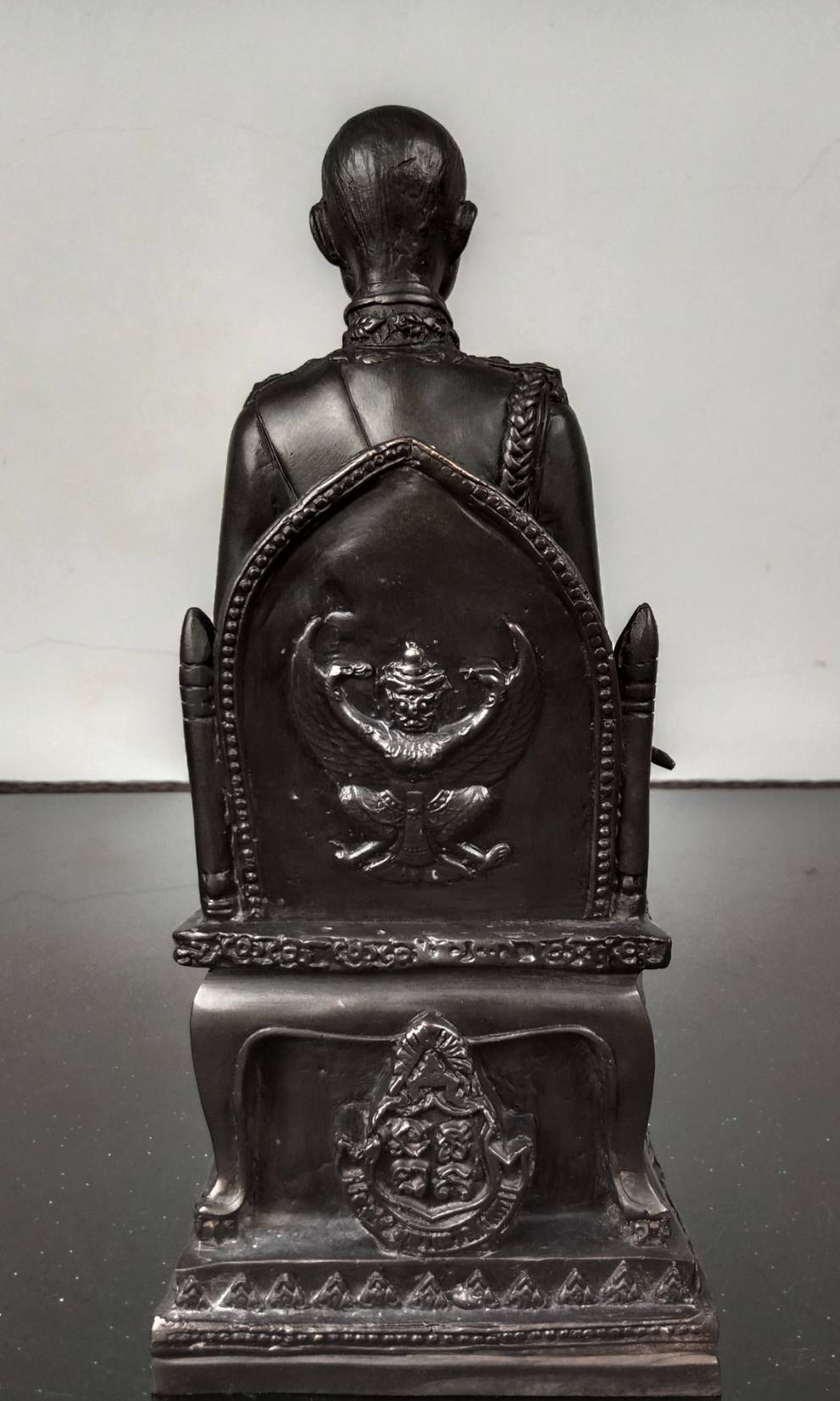 571.พระบรมรูปหล่อในหลวงรัชกาลที่ 9 พระบาทสมเด็จพระปรมินทรมหาภูมิพลอดุลยเดช ทรงประทับนั่งบัลลังก์