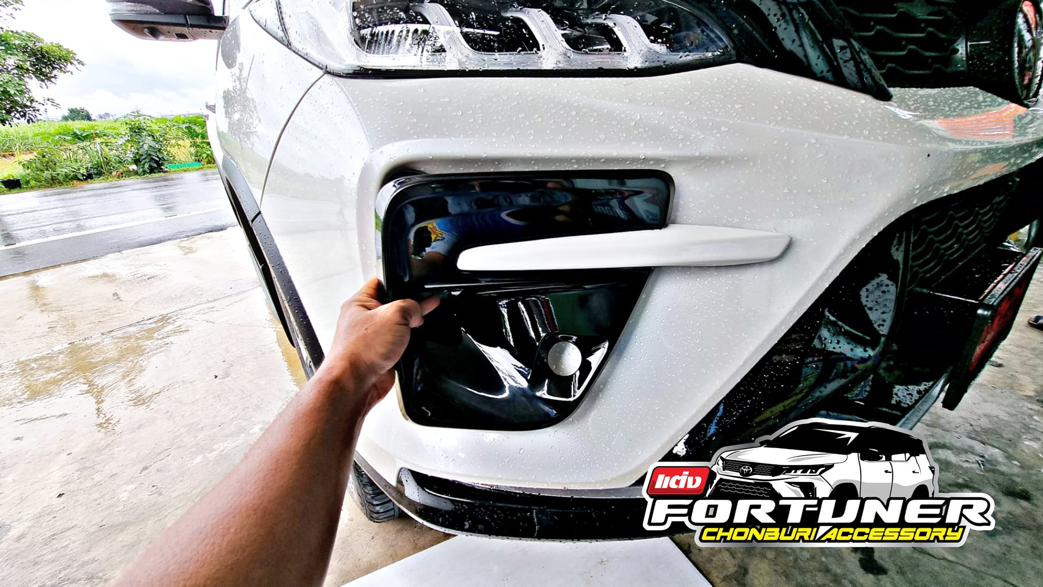 ครอบไฟตัดหมอก GRsport โตโยต้า ฟอร์จูนเนอร์