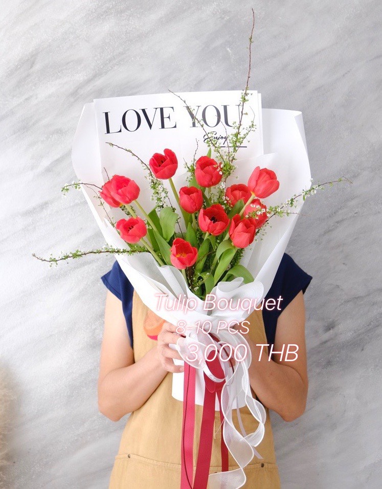 Medium Tulip Bouquet ช่อดอกทิวลิป สีแดง จำนวน 12 ดอก พร้อมตกแต่ง สามารถเปลี่ยนสีได้