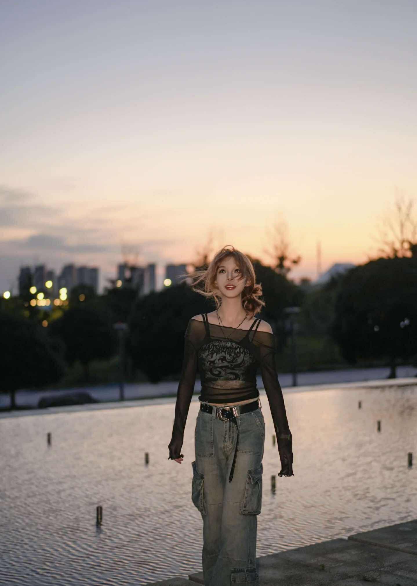 เสื้อแขนยาวซีทรู สีดำ สไตล์ร็อค พร้อมส่งในไทย