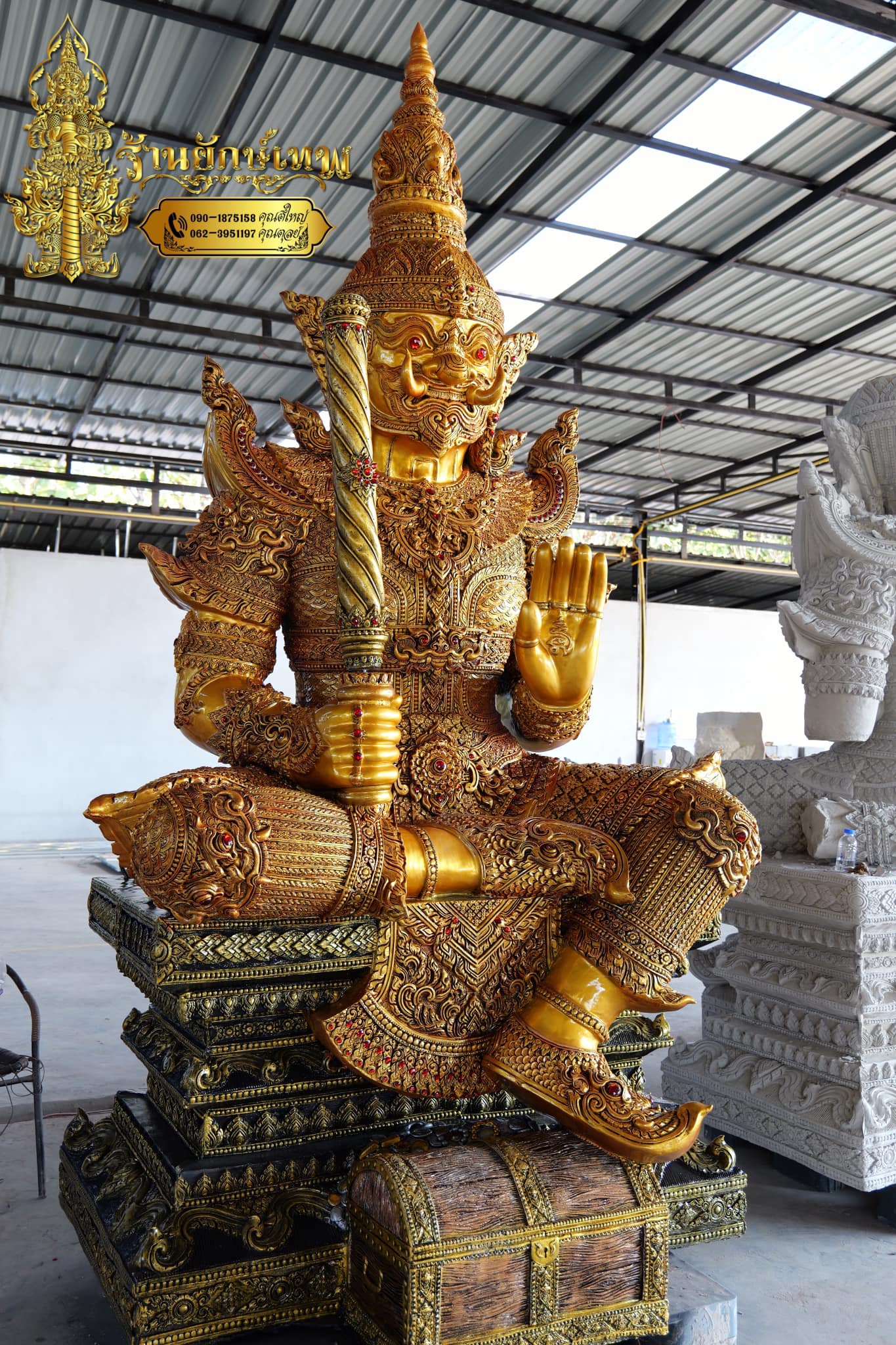ท้าวเวสสุวรรณนั่งบัลลังก์ประทานพร