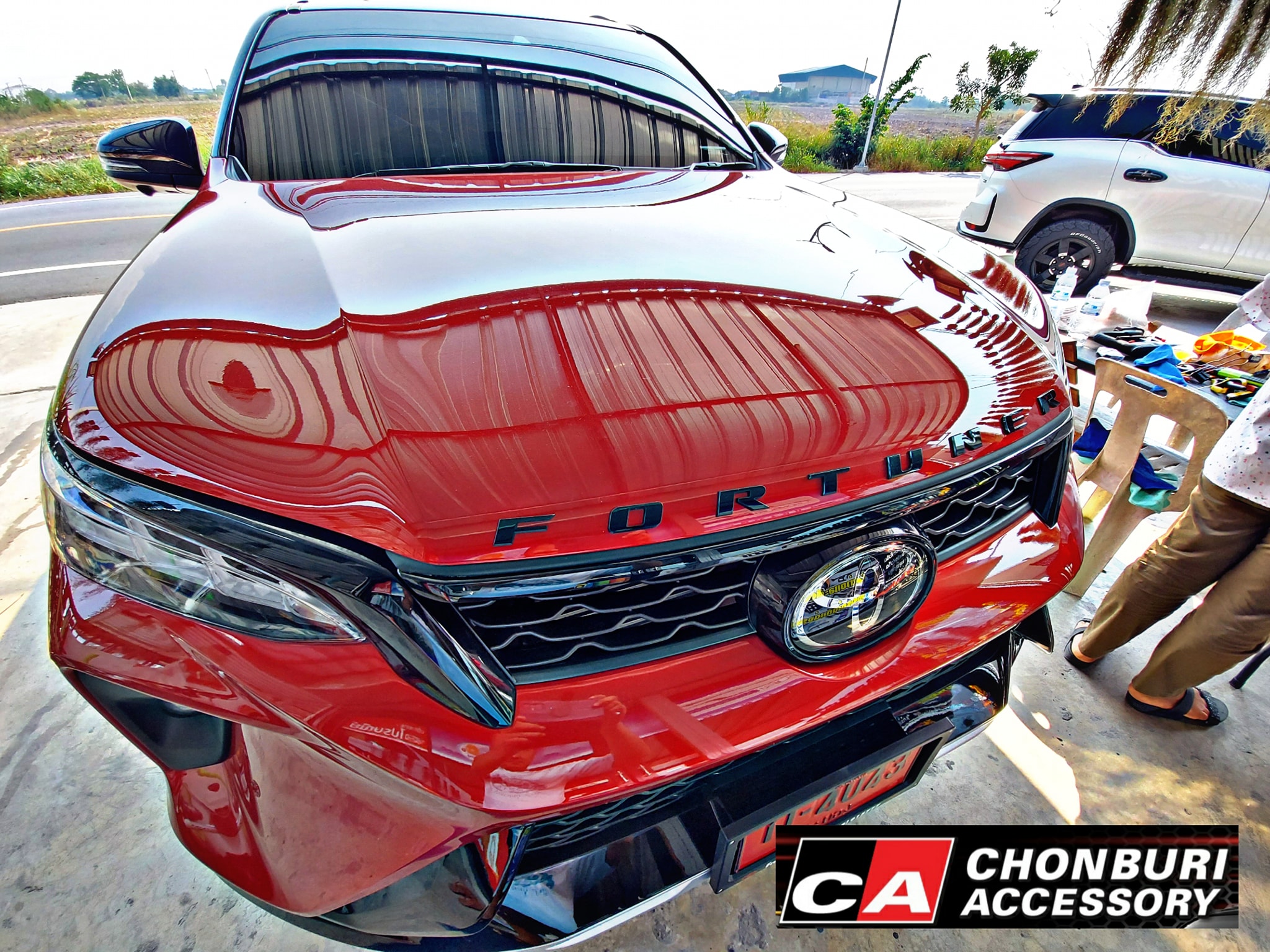 โลโก้หน้ารถ Fortuner สีดำ