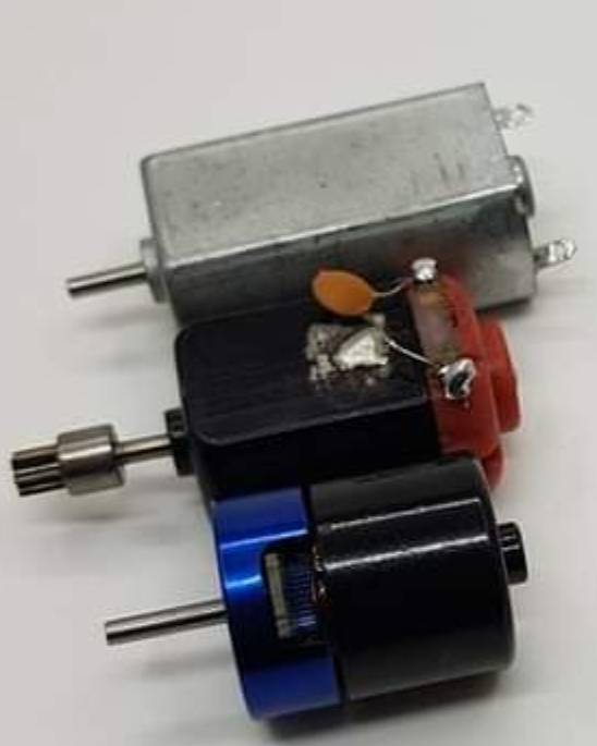 มอเตอร์บลัสเลส 3800KV แกน 1.5mm ขนาดเท่ามอเตอร์รถกระป๋อง สำหรับเอาไปดัดแปลง