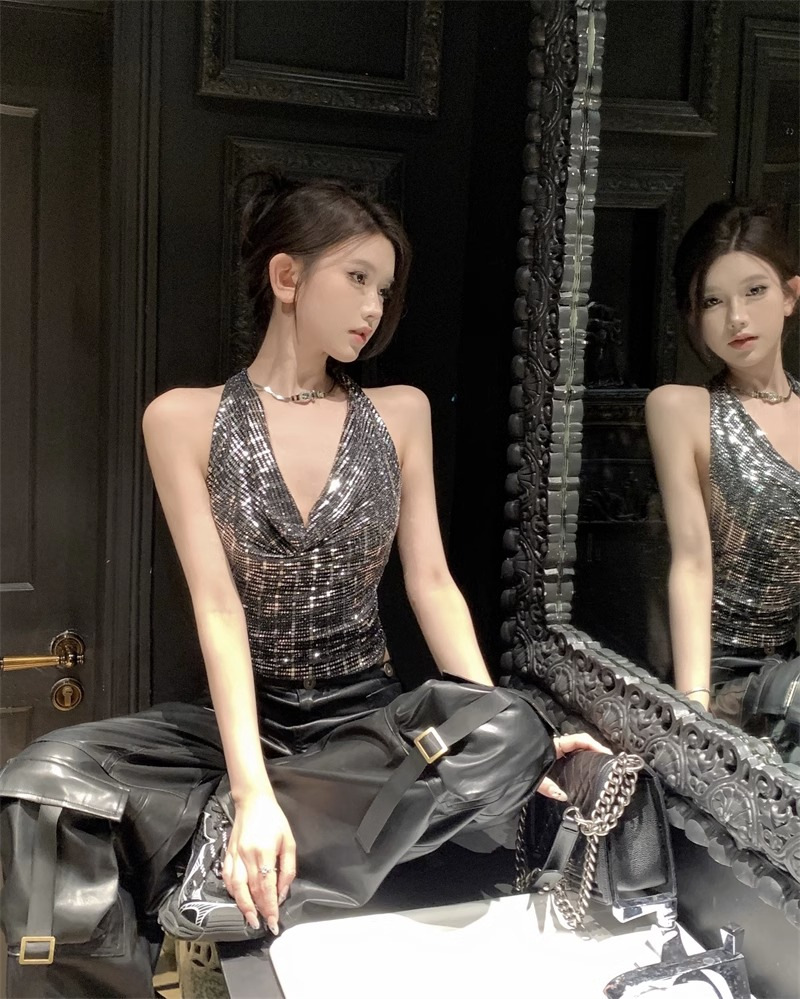 เสื้อวิ๊ง คล้องคอ โชว์หลัง พร้อมส่งในไทย รหัส CN7292