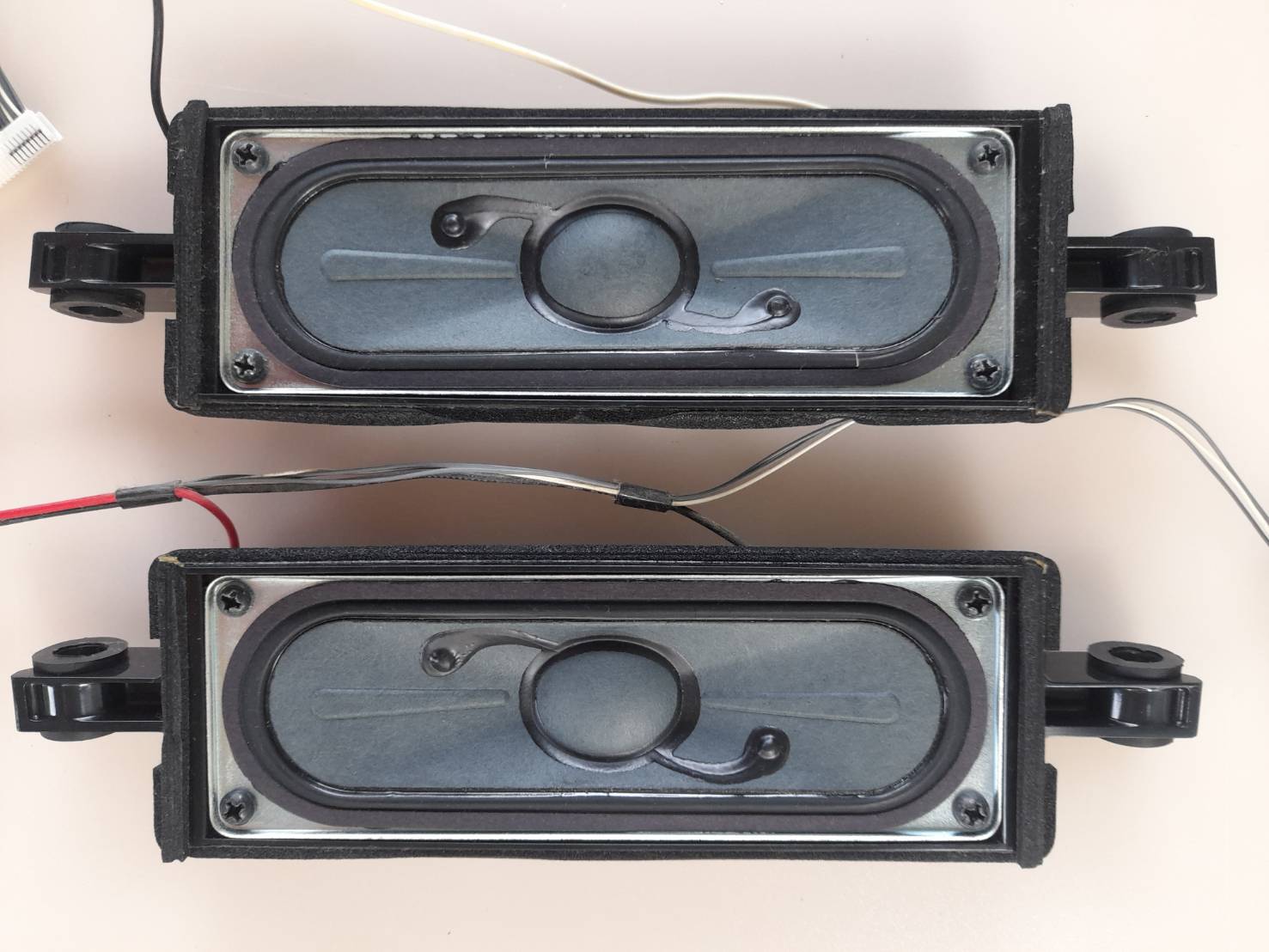 SPEAKER TV TOSHIBA 40" (ลำโพงทีวี โตซิบ้า 40 นิ้ว) อะไหล่ถอดแท้/มือสอง ใช้กับรุ่น 40AV700T