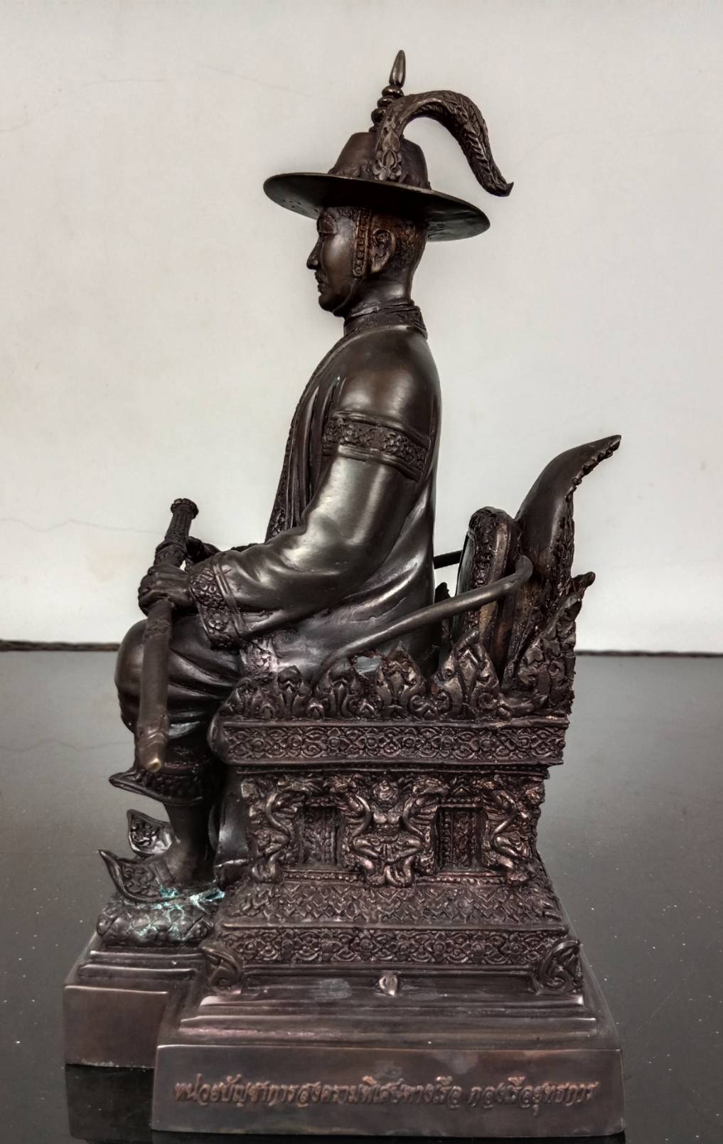 483.พระบรมรูปหล่อสมเด็จพระเจ้าตากสินมหาราช ทรงประทับนั่งบัลลังก์