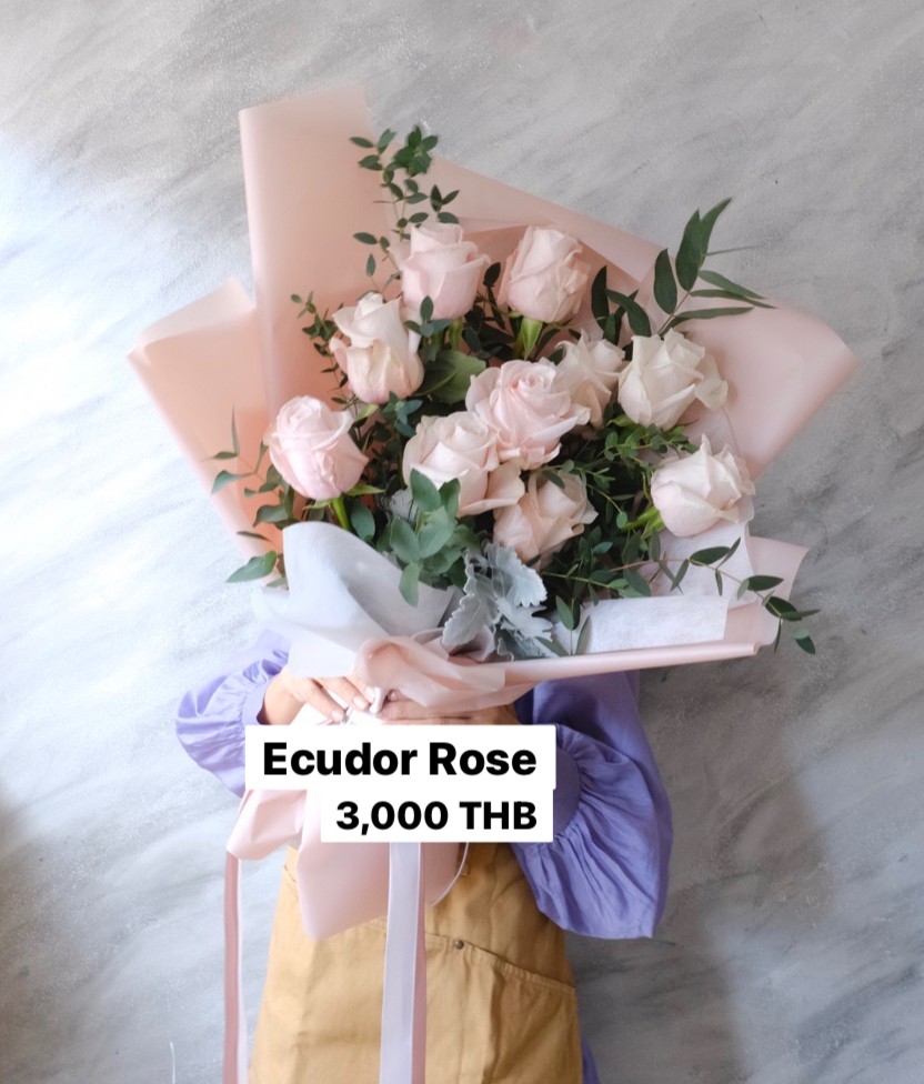 Ecuador Rose Bouquet ช่อดอกกุหลาบเอกวาดอร์ สีชมพู นำเข้า คัด Size จำนวน 10 ดอก พร้อมตกแต่ง สามารถเปลี่ยนสีได้