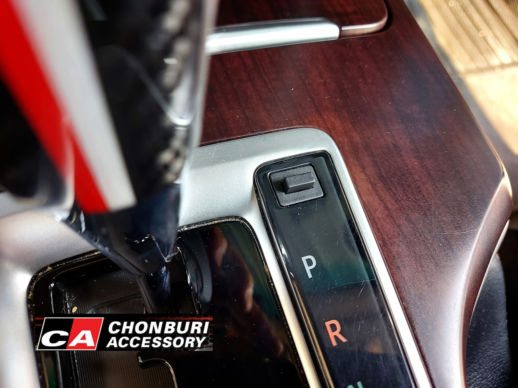 ปุ่มชิปปลดล็อคเพื่อเข้าเกียร์ว่าง โตโยต้า ฟอร์จูนเนอร์ รีโว่