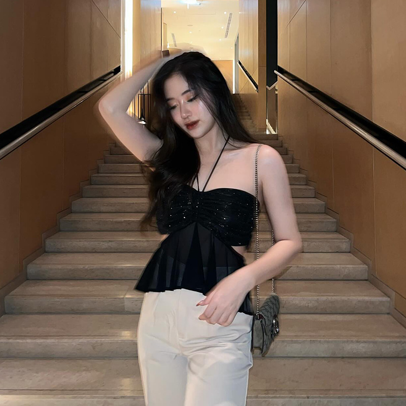 เสื้อเกาะอกวิ๊ง กากเพชร แต่งระบายซีฟอง GB24067