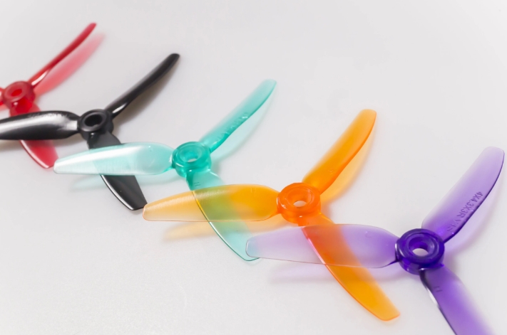 HQprop 4x4.3x3 V1S Prop ใบพัดโดรน 1ถุง 4ใบ สุ่มสี
