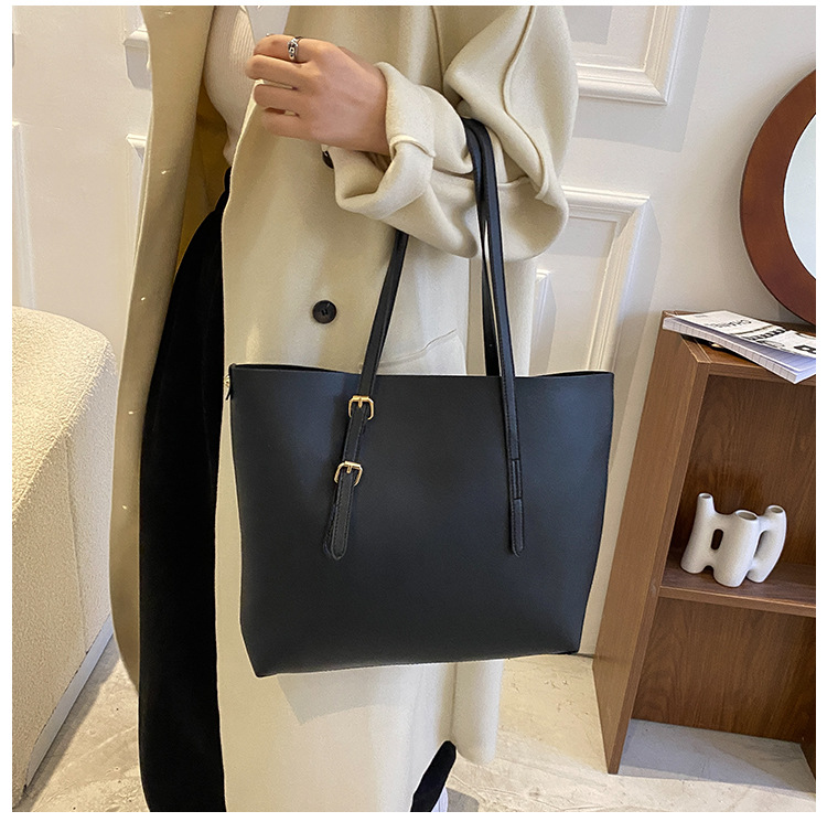 กระเป๋า สะพายไหล่ ใบใหญ่ รหัส Bag