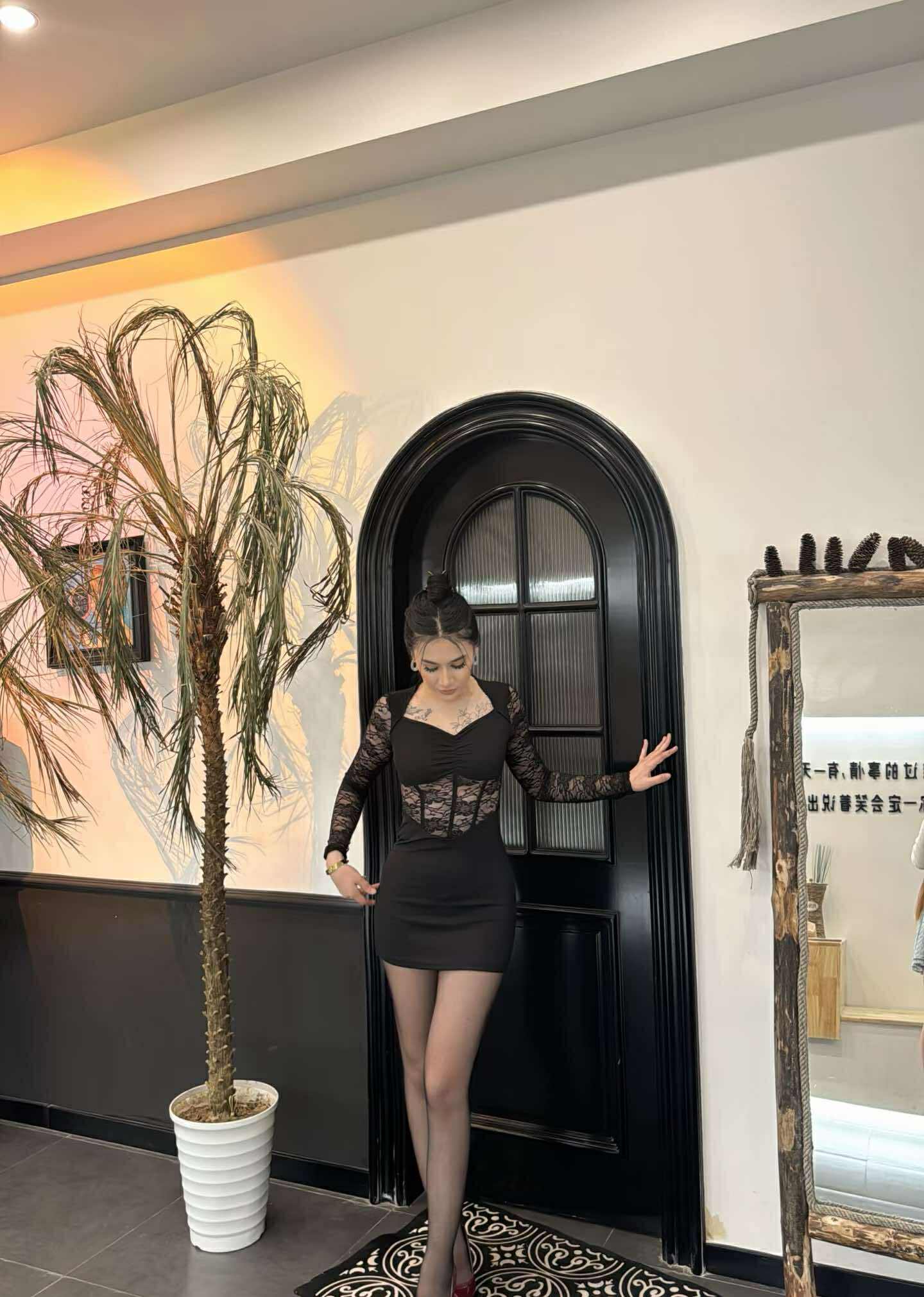 ชุดเดรสแขนยาว ลูกไม้ซีทรู เซ็กซี่ พร้อมส่งด่วนในไทย