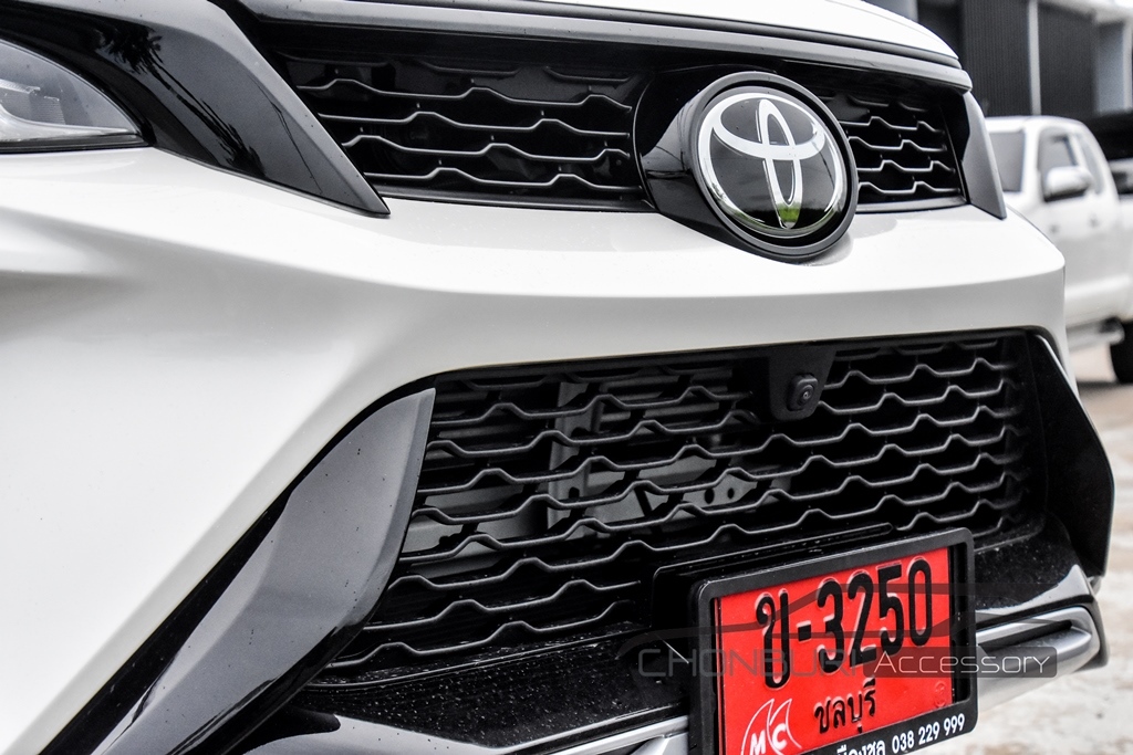 โลโก้แก้วสำหรับด้านหน้า MADE IN JAPAN โตโยต้า ฟอร์จูนเนอร์