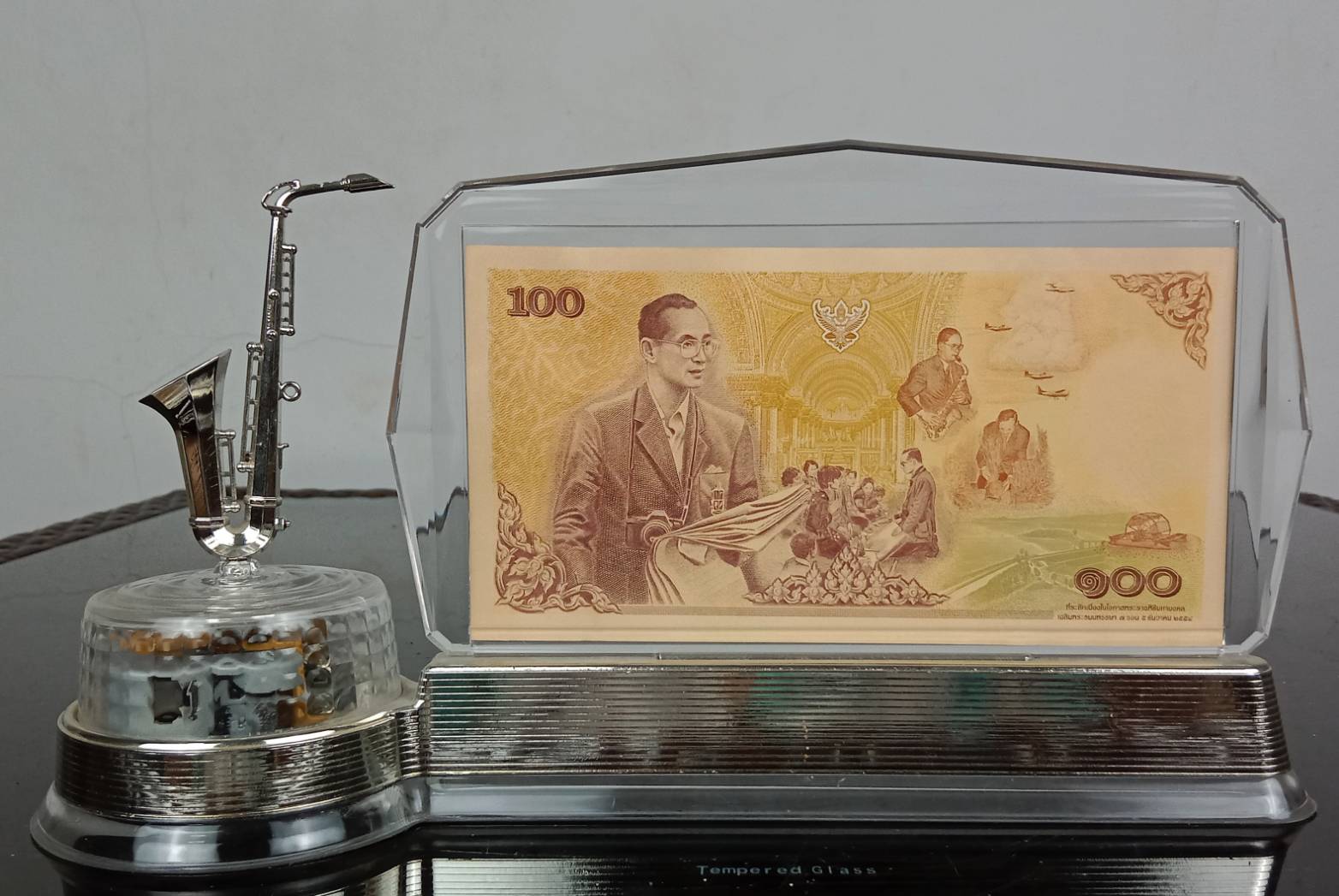 480.กล่องดนตรีเพลงพระราชนิพนธ์พร้อมธนบัตรเฉลิมพระเกียรติพระบาทสมเด็จพระเจ้าอยู่หัวรัชกาลที่9 เนื่องในวโรกาสพระราชพิธีมหามงคลเฉลิมพระชนมพรรษา 84 พรรษา 5 ธันวาคม พ.ศ.2554