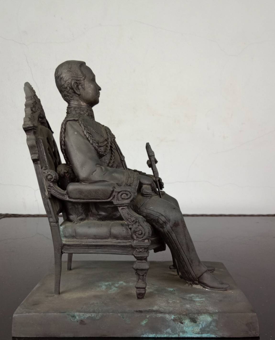 435.พระบรมรูปหล่อในหลวงรัชกาลที่5 พระบาทสมเด็จพระปรมินทรมหาจุฬาลงกรณ์ พระจุลจอมเกล้าเจ้าอยู่หัว ทรงประทับนั่งบัลลังก์