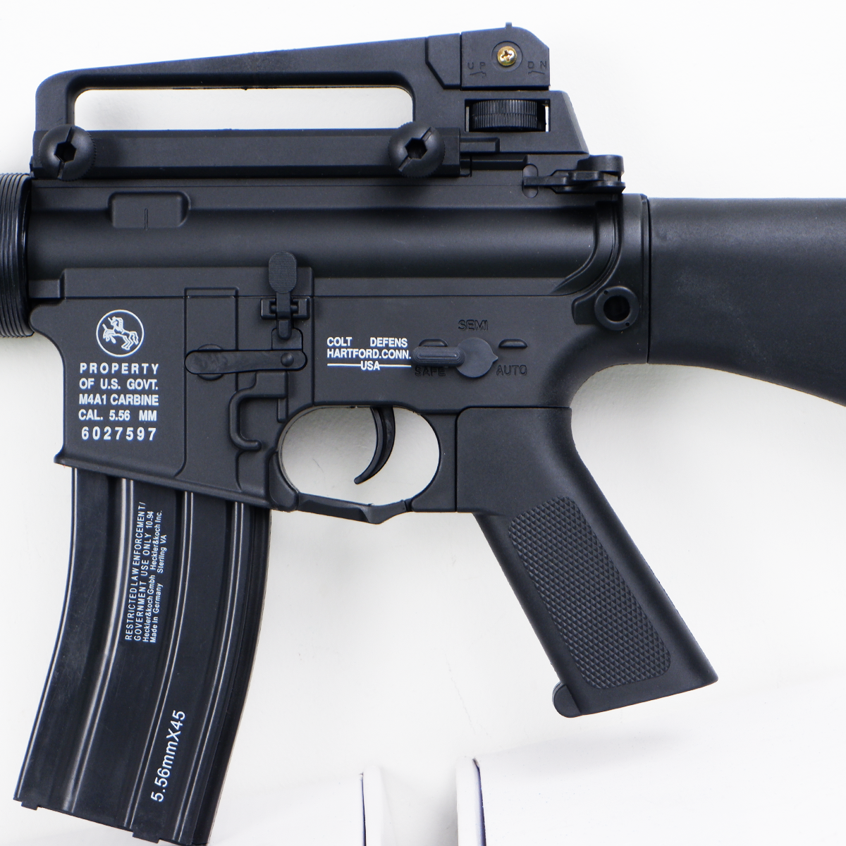 (33A1)M16A1 สีดำล้วน แรง 210FPS+ ปืนเจลไฟฟ้า ของเล่น ยิงรัวได้เท่านั้น