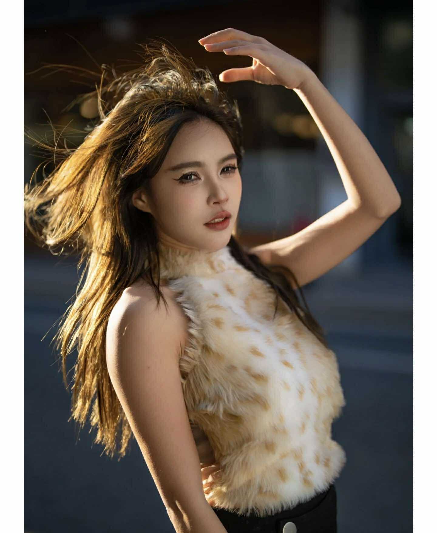 เสื้อขนเฟอร์เทียม เซ็กซี่ CN2538 พร้อมส่งในไทย