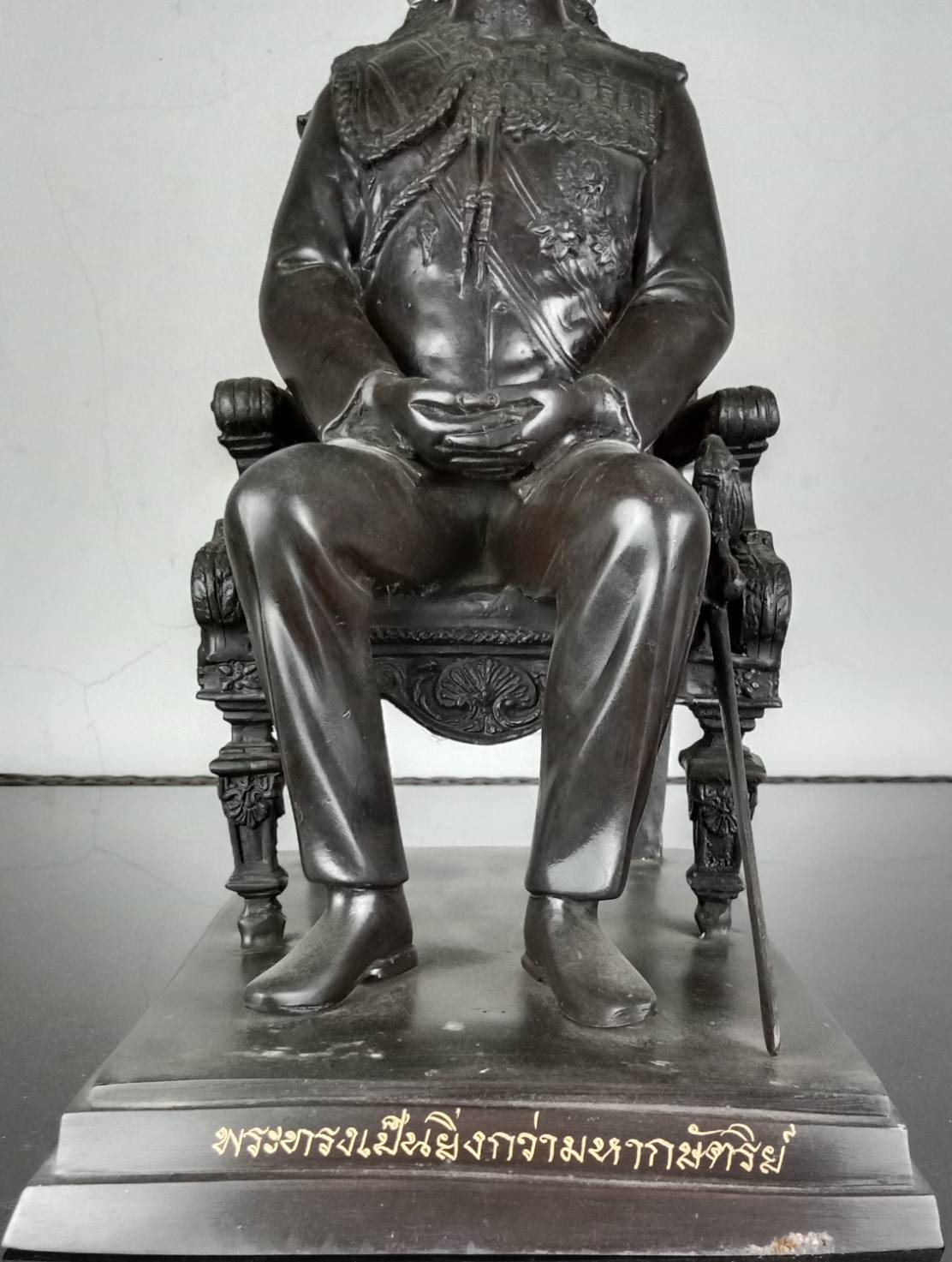 58.พระบรมรูปหล่อในหลวงรัชกาลที่9 พระบาทสมเด็จพระปรมินทรมหาภูมิพลอดุลยเดช ทรงประทับนั่งบัลลังก์