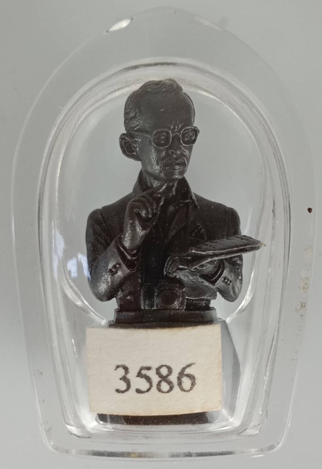 470.พระบรมรูปหล่อครึ่งพระองค์ในหลวงรัชกาลที่9 พระบาทสมเด็จพระปรมินทรมหาภูมิพลอดุลยเดชทรงงาน 80 พรรษา รุ่นเย็นศิระเพราะพระบริบาลปี พ.ศ.2550