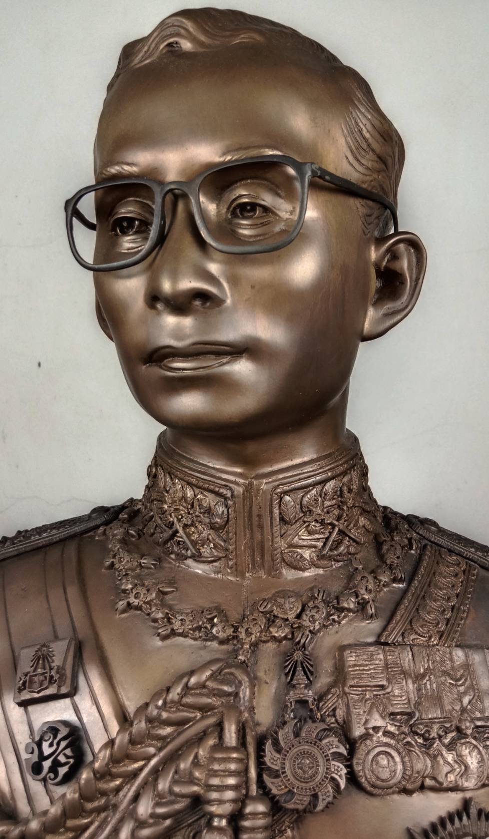 499.พระบรมรูปหล่อครึ่งพระองค์ในหลวงรัชกาลที่ 9 พระบาทสมเด็จพระปรมินทรมหาภูมิพลอดุลยเดช