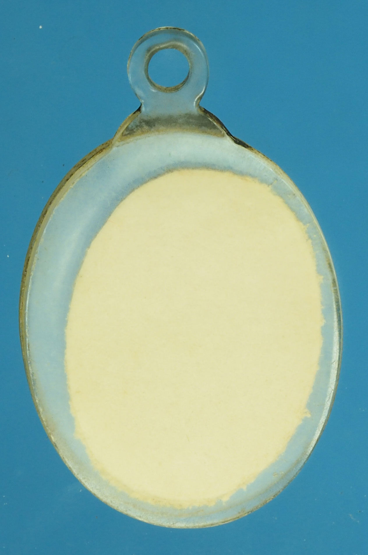 A138 รูปถ่ายสองอาจารย์ เลี่ยมพลาสติกเก่า ไม่ทราบที่และปีสร้าง 4