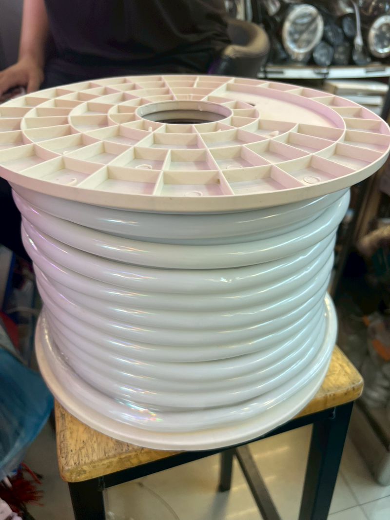 ไฟเส้นแอลอีดี (LED Strip Lights) 100 เมตร