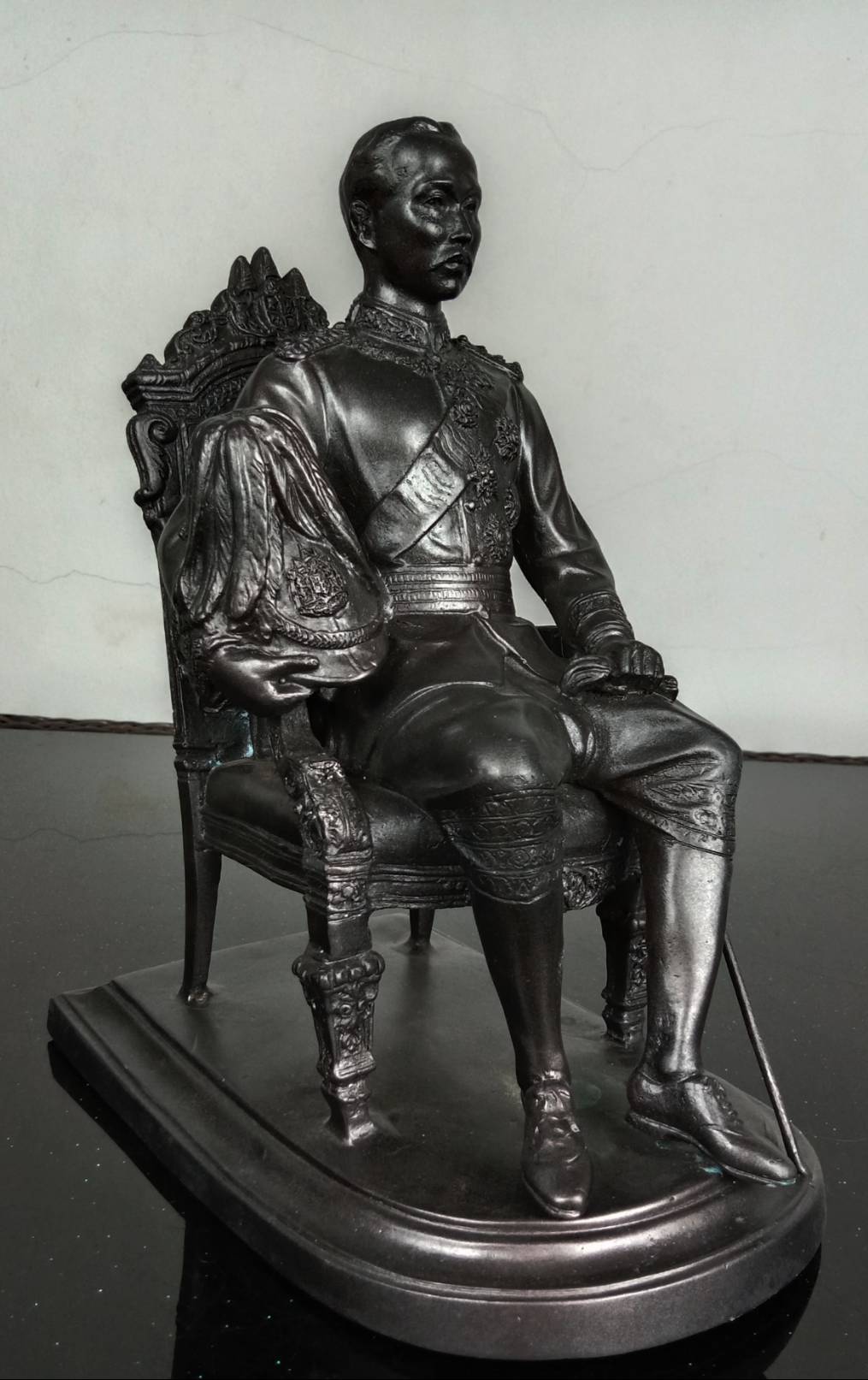 550.พระบรมรูปหล่อในหลวงรัชกาลที่ 5 พระบาทสมเด็จพระปรมินทรมหาจุฬาลงกรณ์ พระจุลจอมเกล้าเจ้าอยู่หัว ทรงประทับนั่งบัลลังก์