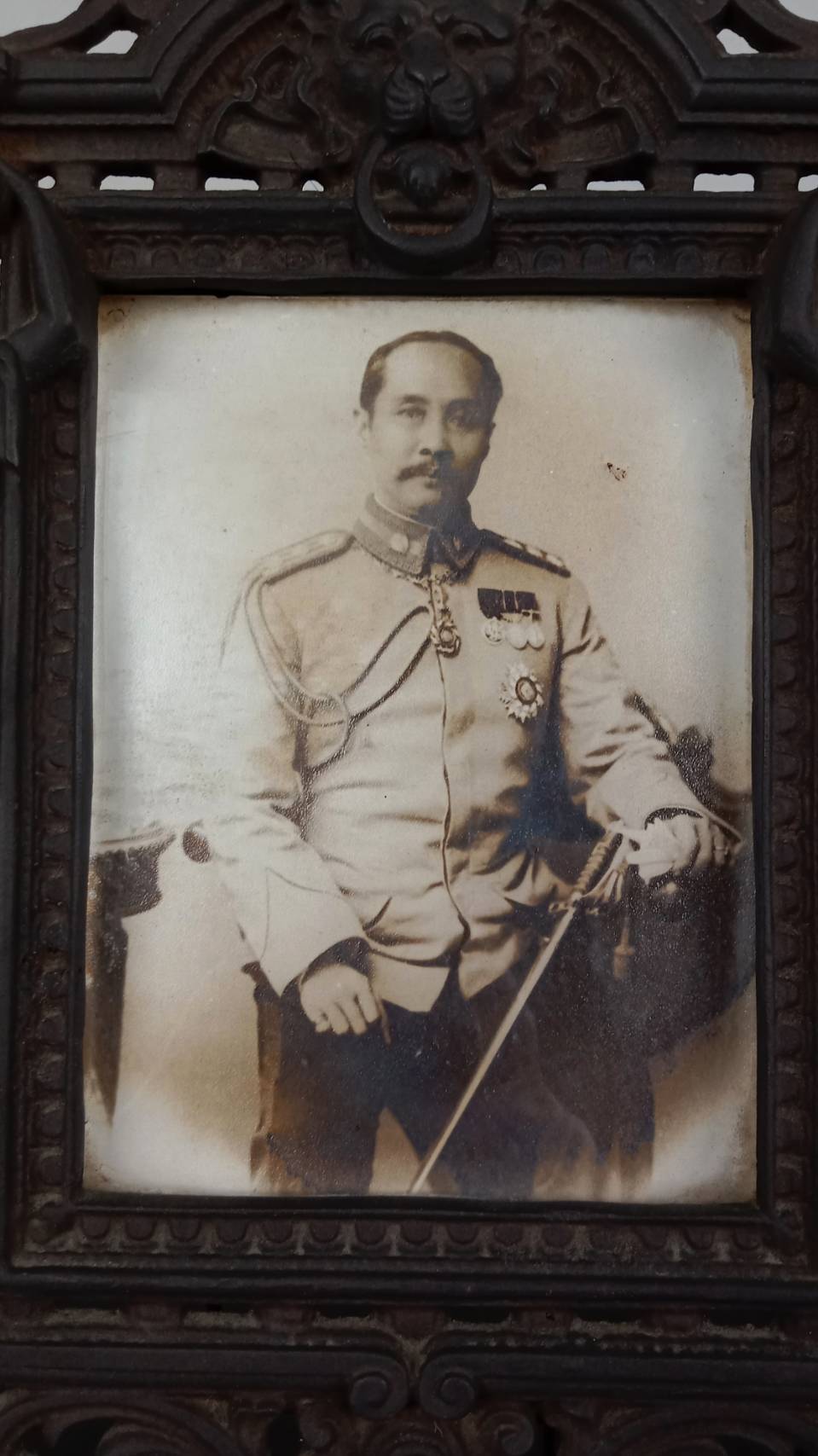 485.กรอบรูปโลหะพระบรมฉายาลักษณ์ในหลวงรัชกาลที่5 พระบาทสมเด็จพระปรมินทรมหาจุฬาลงกรณ์ พระจุลจอมเกล้าเจ้าอยู่หัว