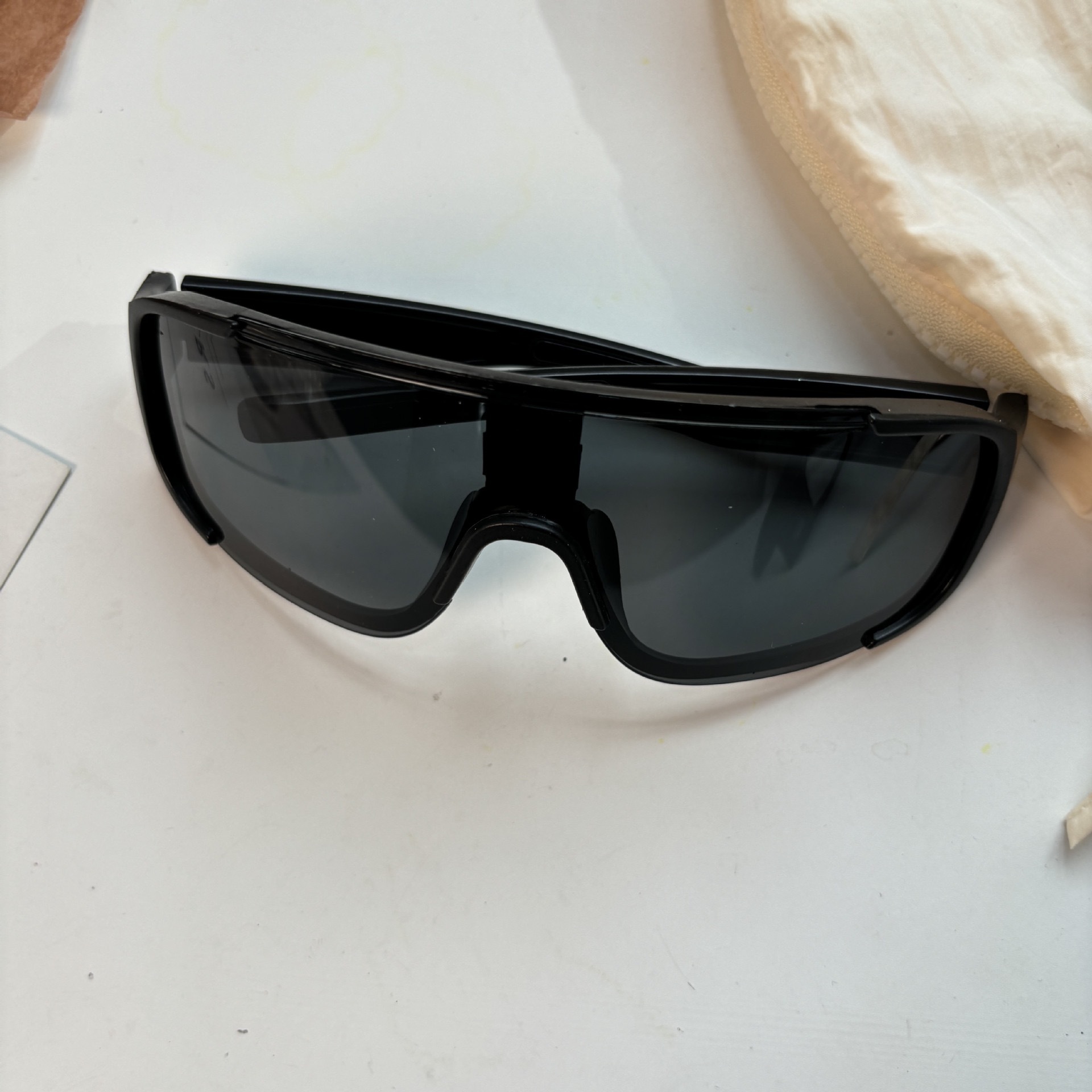 แว่นกันแดด แว่นกัน UV แว่นแฟชั่น V26