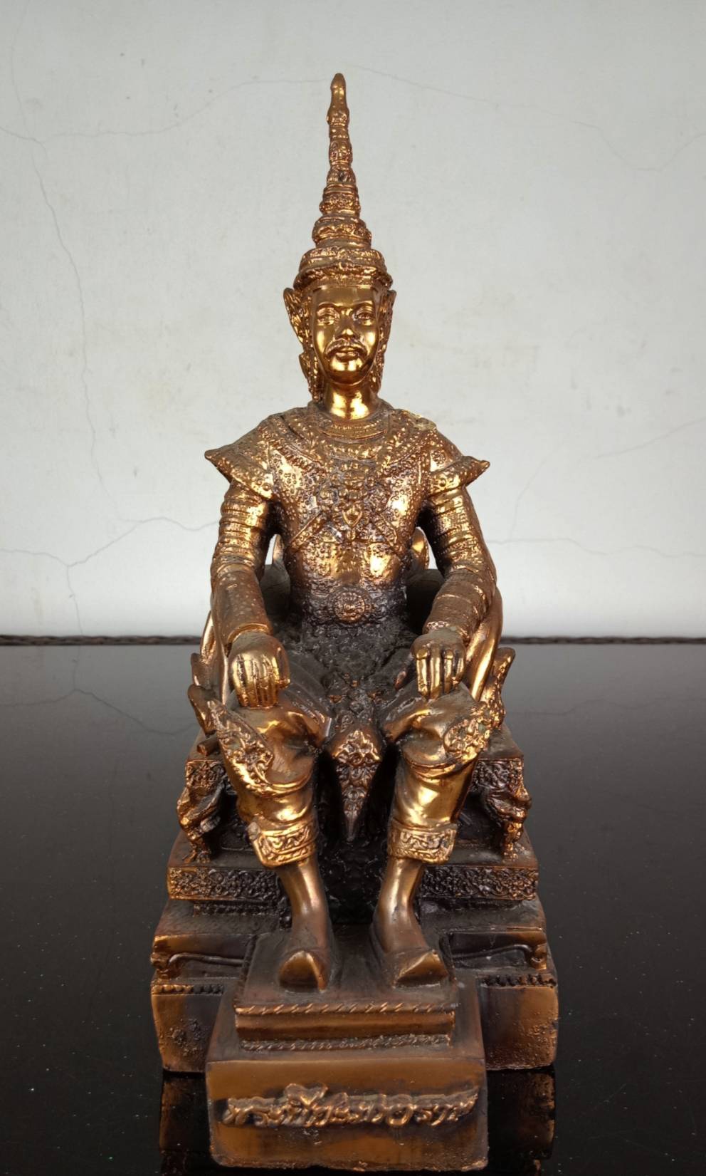 267.พระบรมรูปหล่อในหลวงรัชกาลที่5 พระบาทสมเด็จพระปรมินทรมหาจุฬาลงกรณ์ พระจุลจอมเกล้าเจ้าอยู่หัว ทรงประทับบนพระที่นั่งราชยานพุดตานทอง