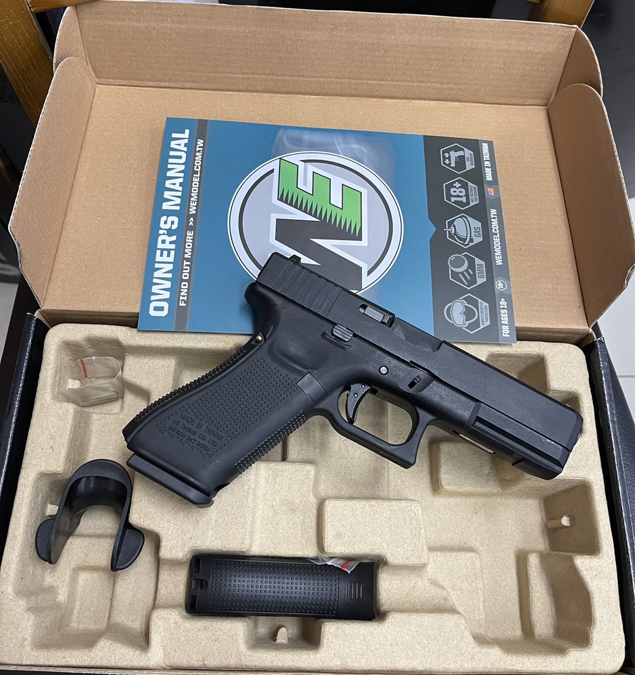 Glock 17 Gen 5 Secret Ver. Full-Auto - WE