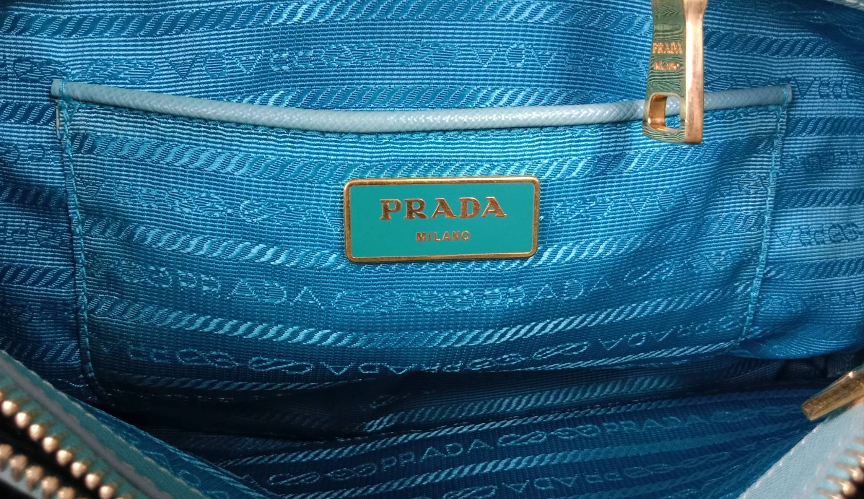 กระเป๋า Prada Saffiano alma 30 Used like new