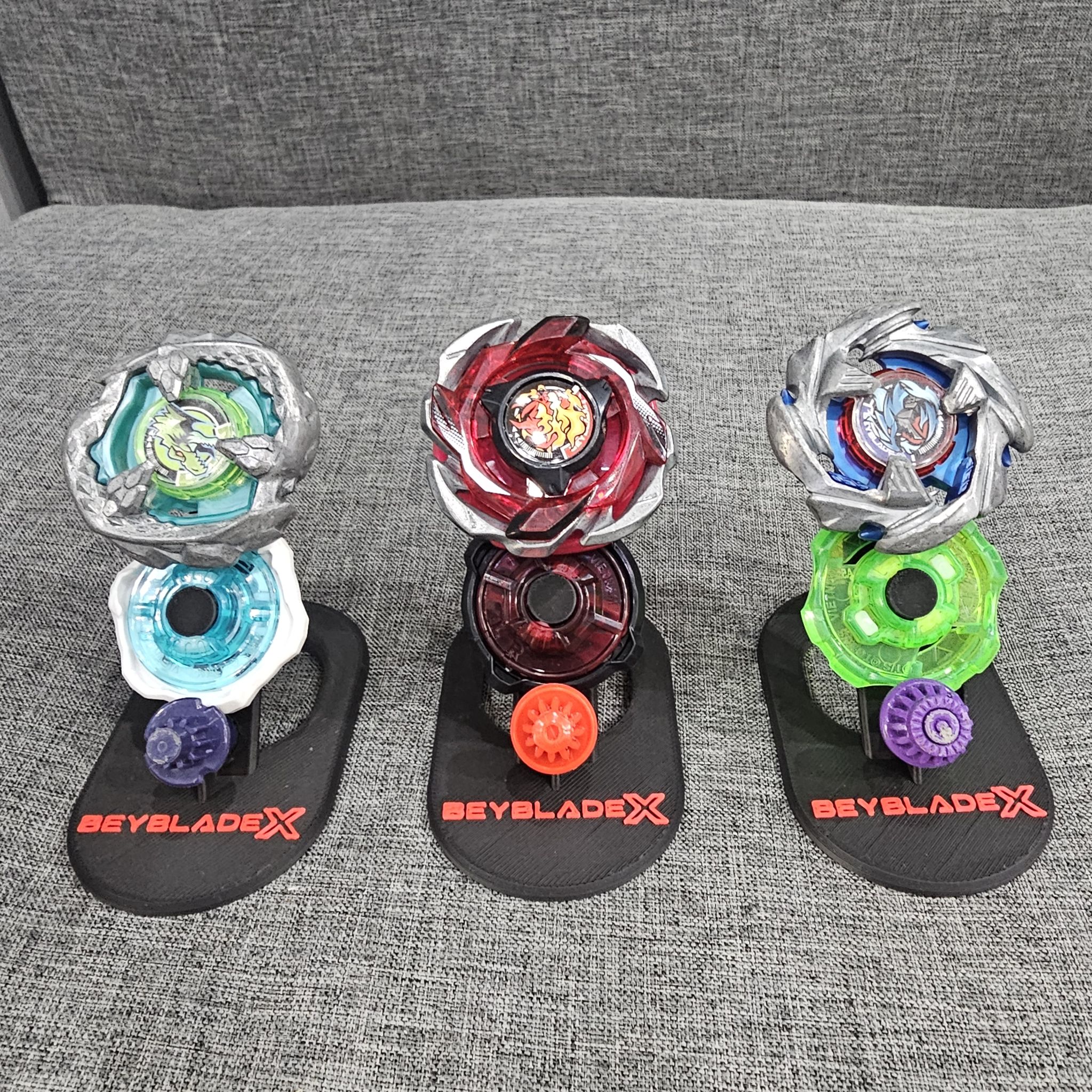 Beyblade X Display Stand ขาตั้งโชว์เบย์เบลด แบบแยกชิ้นส่วน ทำจากปริ้น 3D วัสดุ PLA แข็งแรง งานสวย
