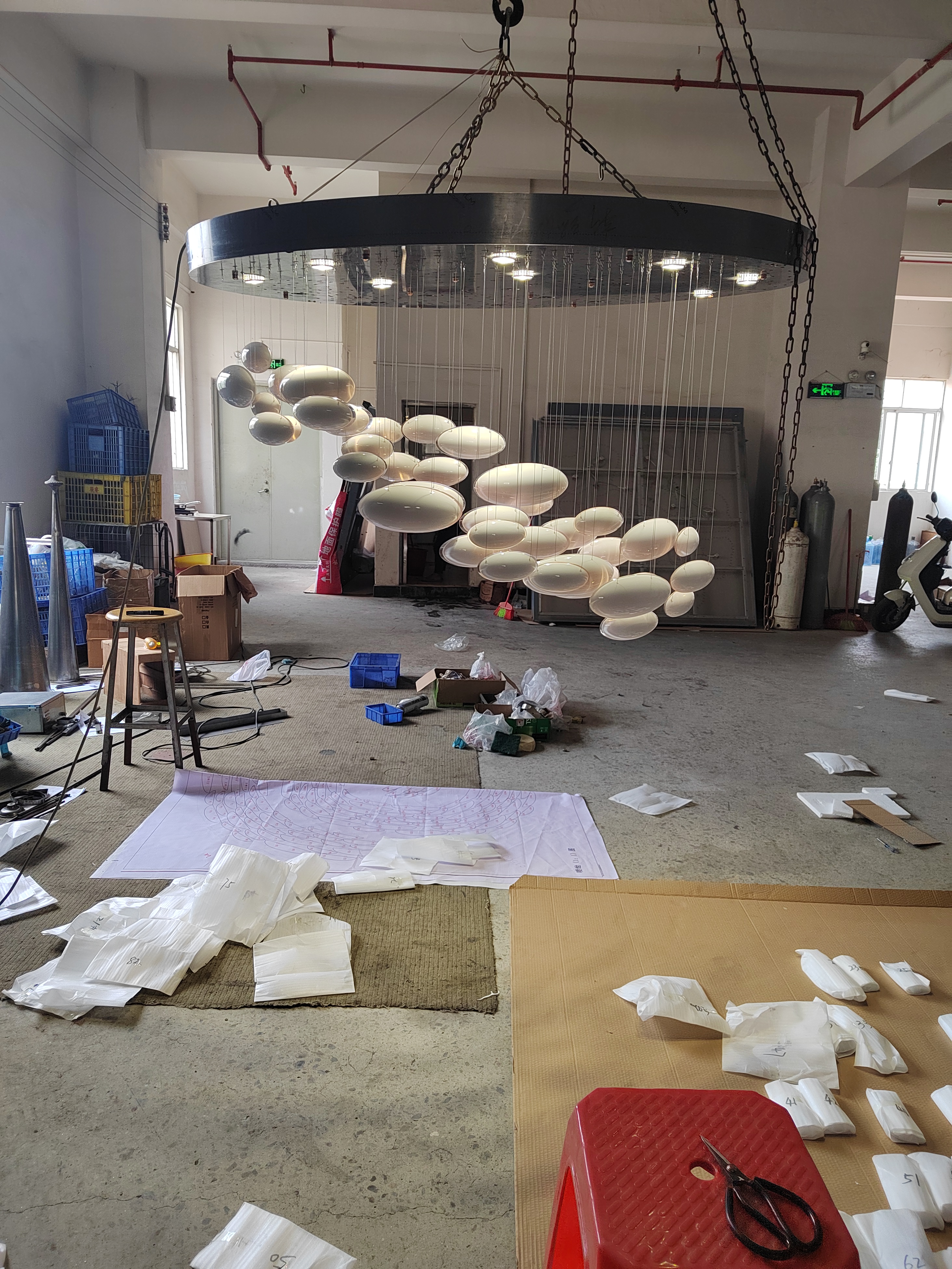 โคมไฟระย้า Chandelier Luxury Design Stainless + Glass in White and rose gold