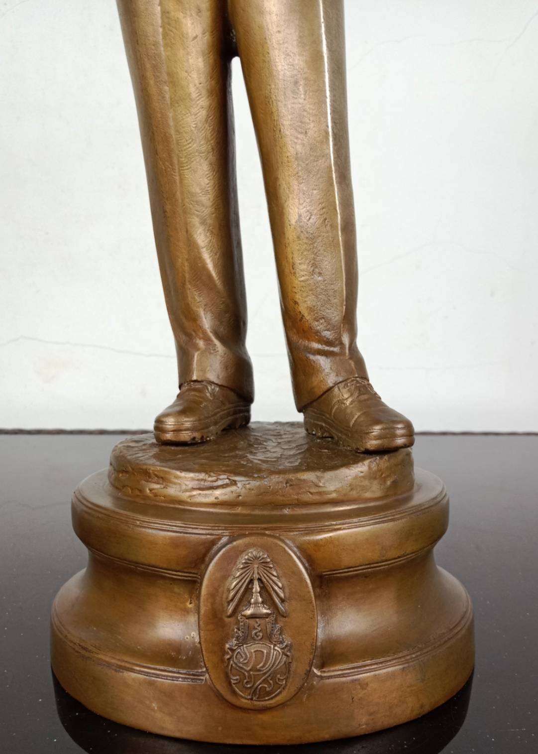 526.พระบรมรูปหล่อในหลวงรัชกาลที่9 พระบาทสมเด็จพระปรมินทรมหาภูมิพลอดุลยเดช "ทรงงาน"(จำลอง)