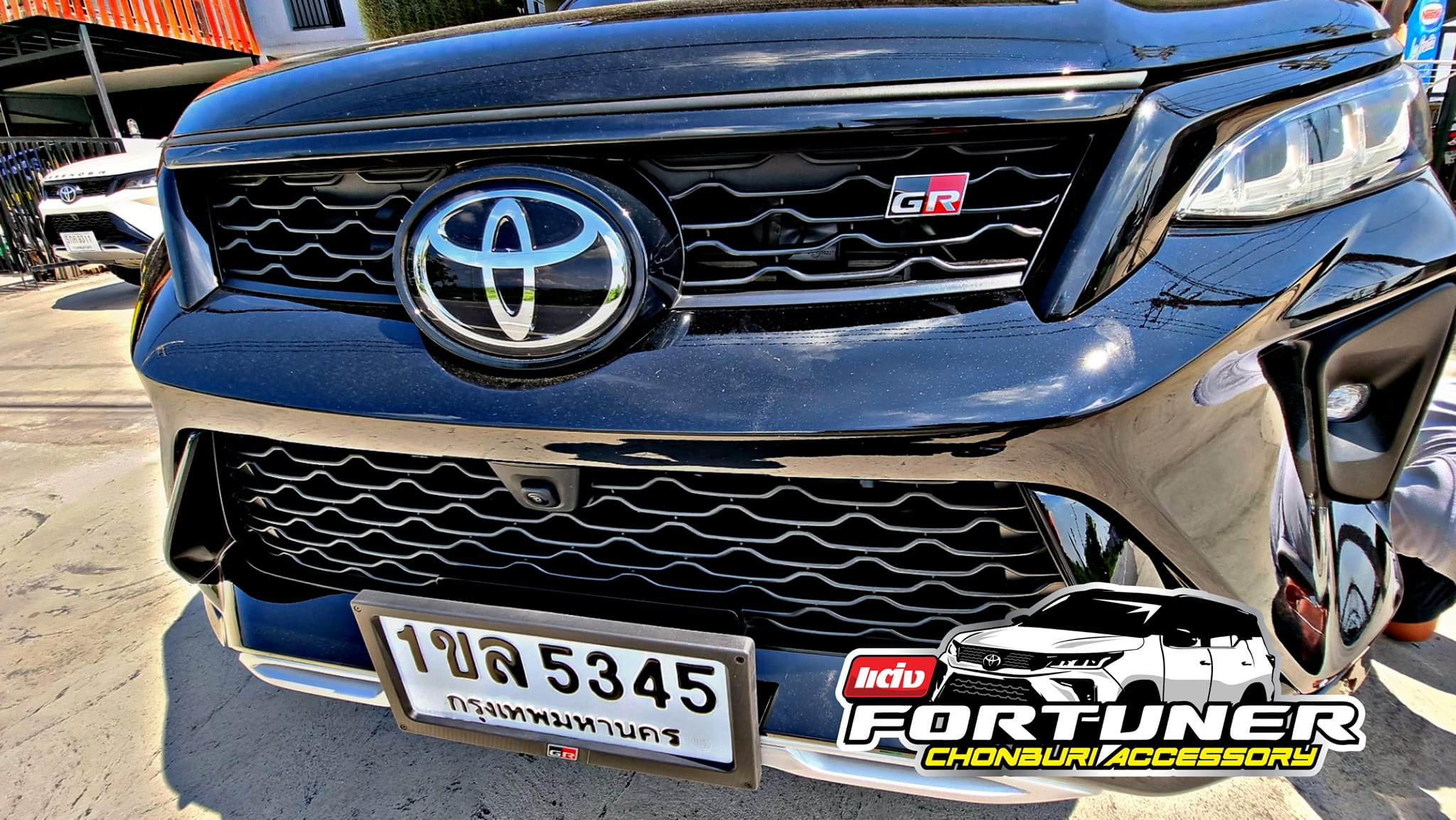 ป้ายโลโก้ GR Sport MADE IN JAPAN โตโยต้า ฟอร์จูนเนอร์