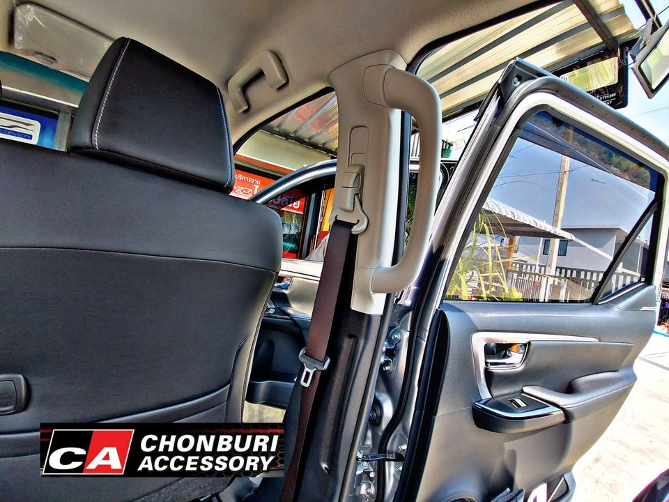 มือจับ มือโหน เสา B สีเทา โตโยต้า ฟอร์จูนเนอร์