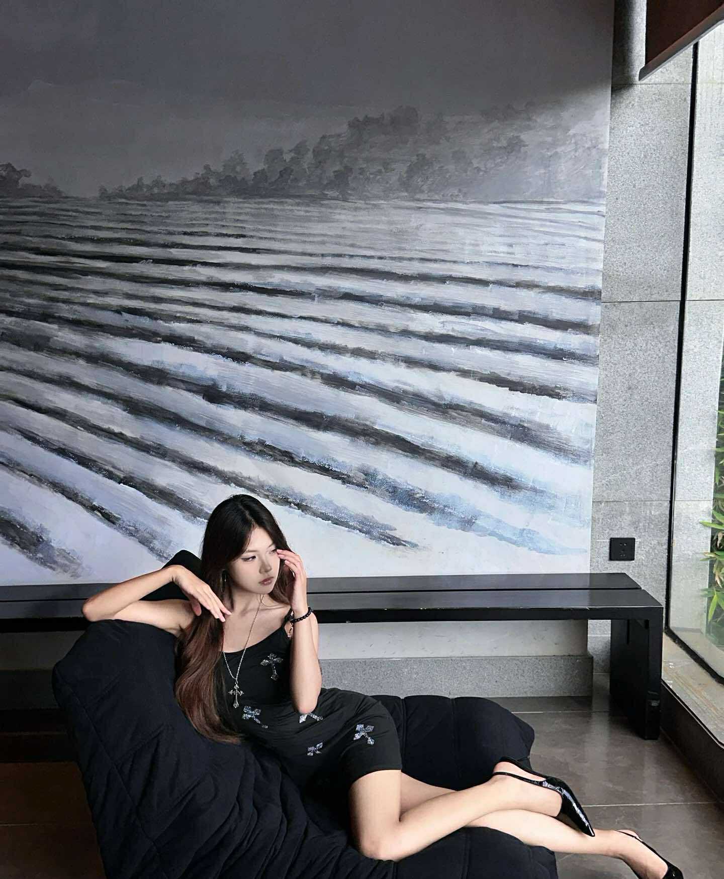 ชุดเดรสสายเดี่ยว ฝังเพชร GB76905 พร้อมส่งด่วนในไทย