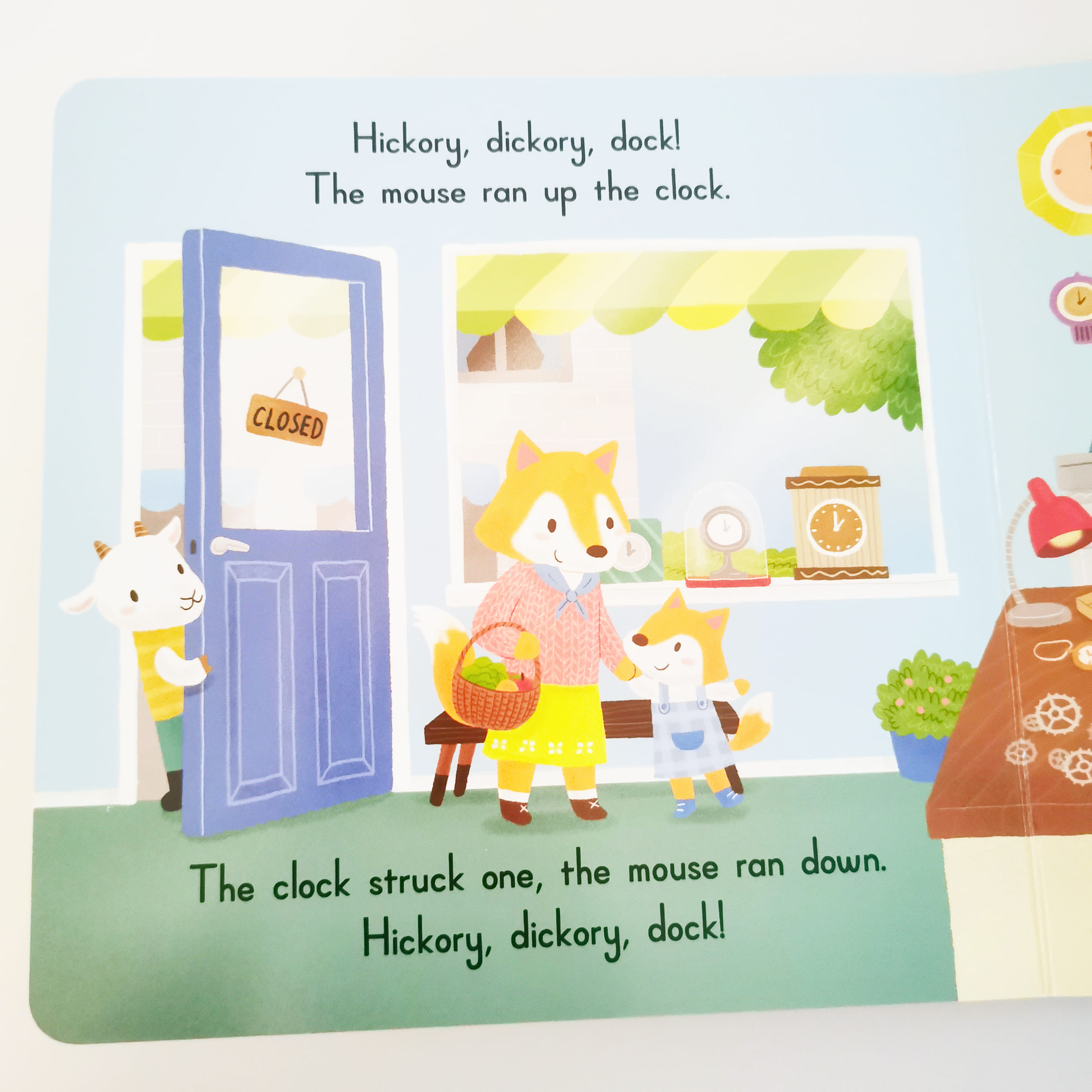 Hickory Dickory Dock (Sing Along With Me!)