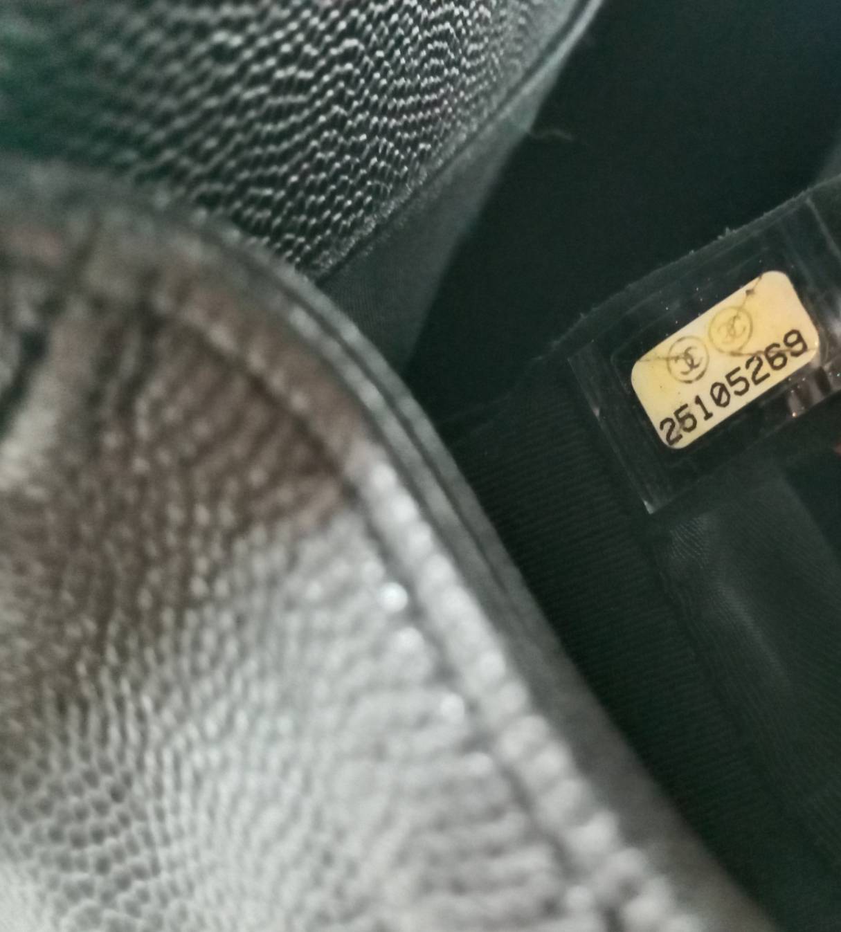 Chanel boy 10" Caviar RHW holo25 Very good condition FULLSET