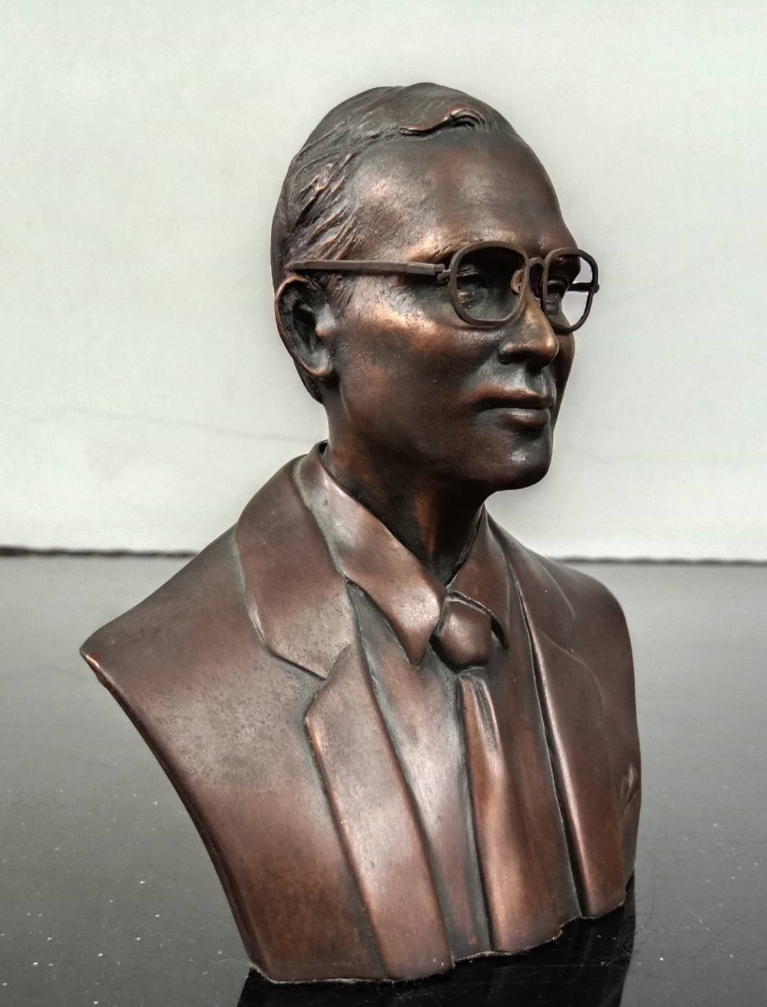 17.พระบรมรูปหล่อในหลวงรัชกาลที่ 9 พระบาทสมเด็จพระปรมินทรมหาภูมิพลอดุลยเดช