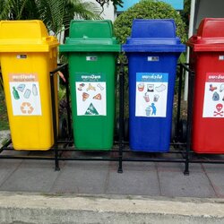 แท่นวางถังขยะ กทม. 240 ลิตร ขนาด 4 ช่อง ไม่มีป้ายแผงหลัง