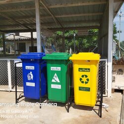 แท่นวางถังขยะ กทม. 120 ลิตร ขนาด 3 ช่อง ไม่มีป้ายแผงหลัง