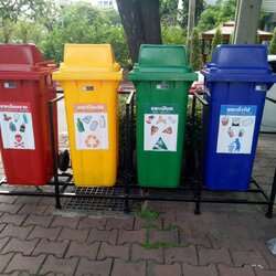 แท่นวางถังขยะ กทม. 120 ลิตร ขนาด 4 ช่อง ไม่มีป้ายแผงหลัง