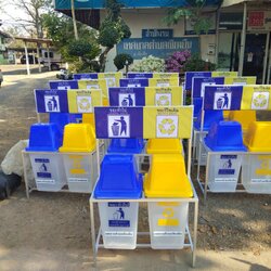 แท่นวางถังขยะ 60 ลิตร ขนาด 2 ช่อง มีแผงป้ายด้านหลัง