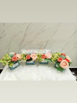 Artificial Flower ดอกไม้ประดิษฐ์ ประดับโต๊ะ โทน เขียว-ส้ม 4 ช่อ พร้อมตกแต่ง สามารถเปลี่ยนสีได้