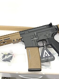 ARCTURUS ST01 CQB AEG (Tan)