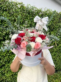 Fresh Flower Box กล่องดอกไม้สด Style Korea โทนชมพู-แดง พร้อมตกแต่ง สามารถเปลี่ยนสีได้