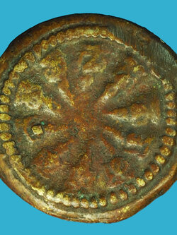 A5084 พระหล่อพิมพ์งบน้ำอ้้อย เนื้่อทองเหลือง ไม่ทราบที่ (ส่วนตัวดูเป็นพระเล่นแค่ชอบ) 8