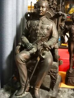 578.พระบรมรูปหล่อในหลวงรัชกาลที่ 5 พระบาทสมเด็จพระปรมินทรมหาจุฬาลงกรณ์ พระจุลจอมเกล้าเจ้าอยู่หัว ทรงประทับนั่งบัลลังก์